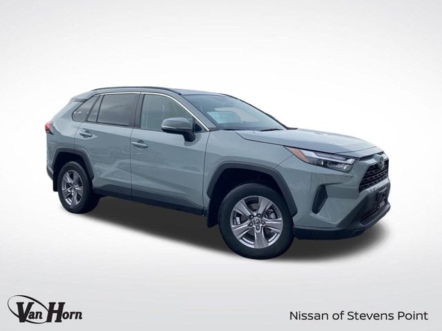 2023 Toyota RAV4 XLE's photo