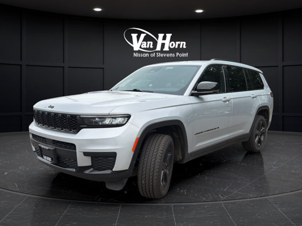 Used 2023 Jeep Grand Cherokee Altitude SUV