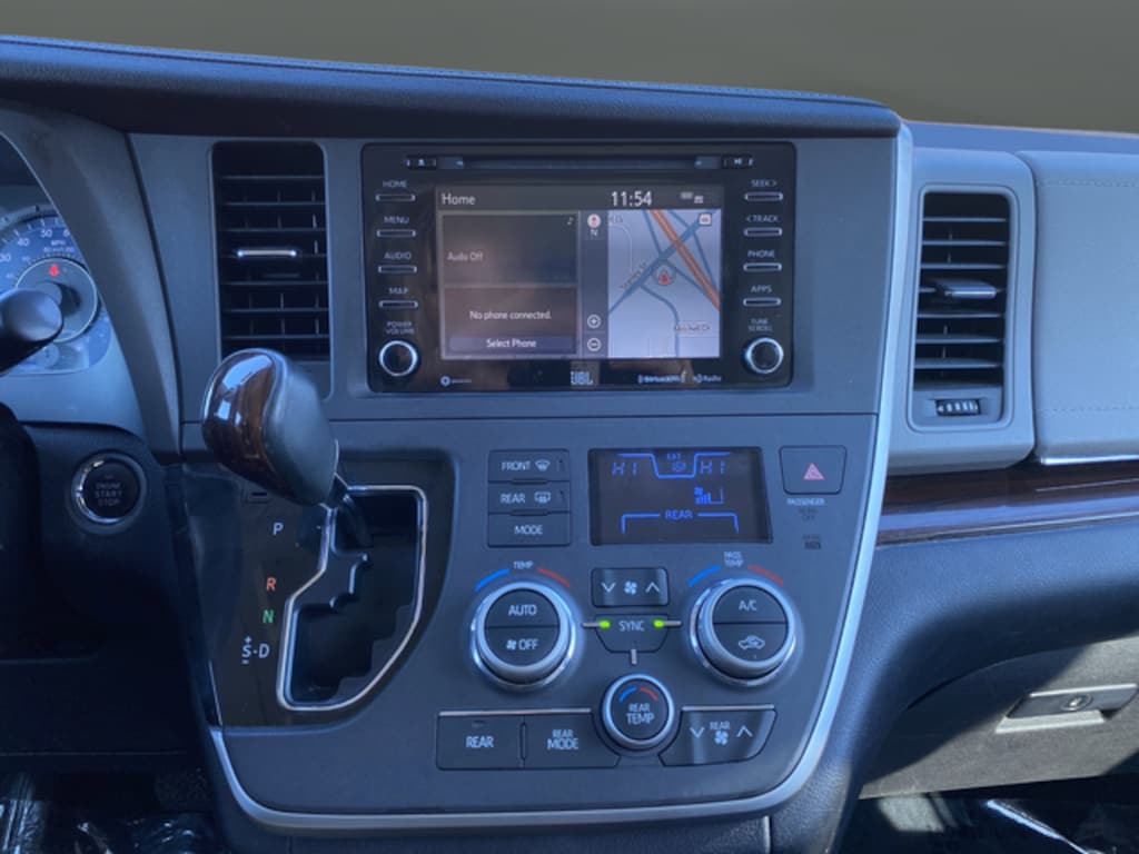 Used 2020 Toyota Sienna XLE Minivan/Van