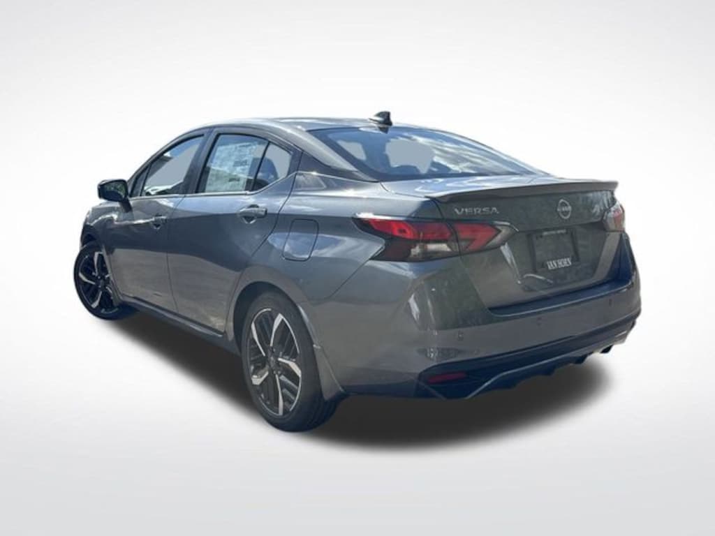 New 2025 Nissan Versa 1.6 SR Sedan