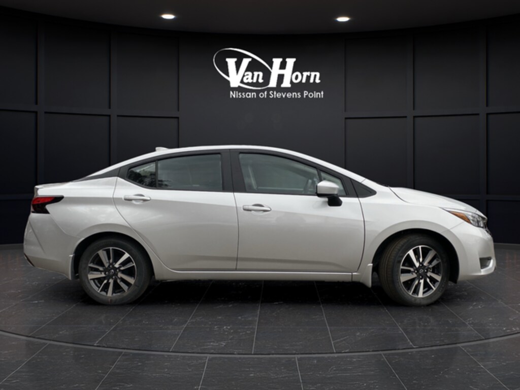 New 2025 Nissan Versa 1.6 SV Sedan