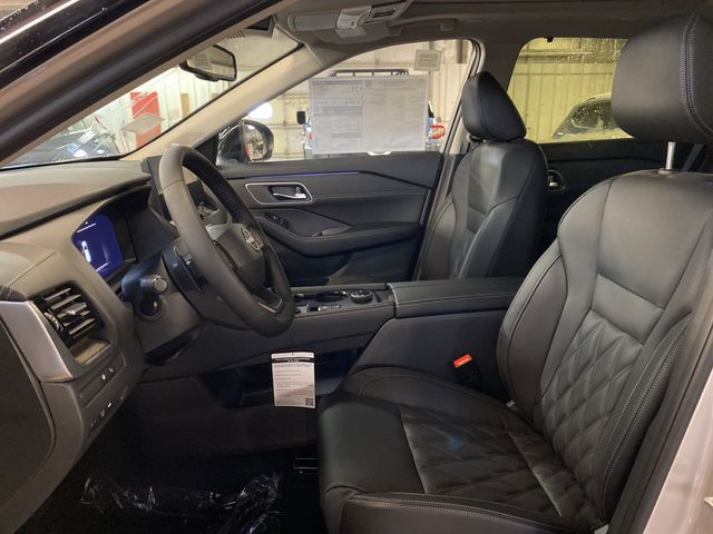 2026 Nissan Rogue Platinum photo 4