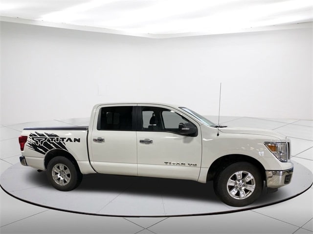 Used 2019 Nissan Titan SV with VIN 1N6AA1EJ7KN512379 for sale in Stevens Point, WI