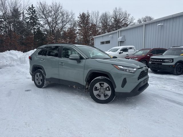 2023 Toyota RAV4 XLE's photo