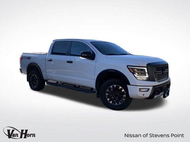 2024 Nissan Titan PRO-4X's photo