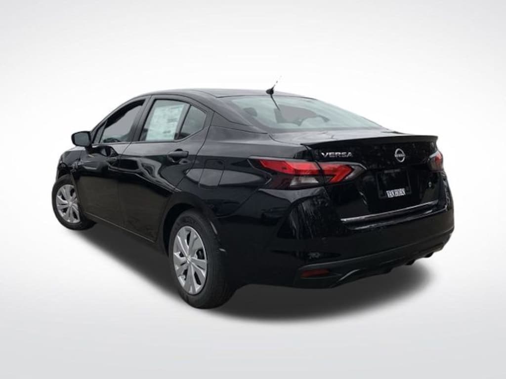 New 2025 Nissan Versa 1.6 S Sedan