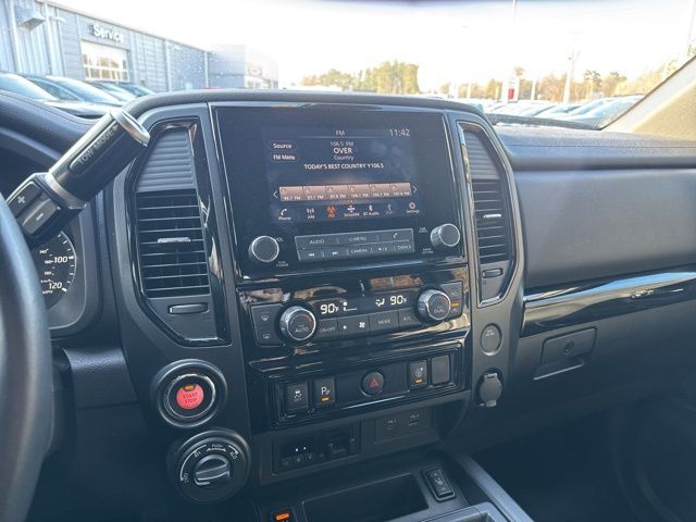 2023 Nissan Titan SV photo 4