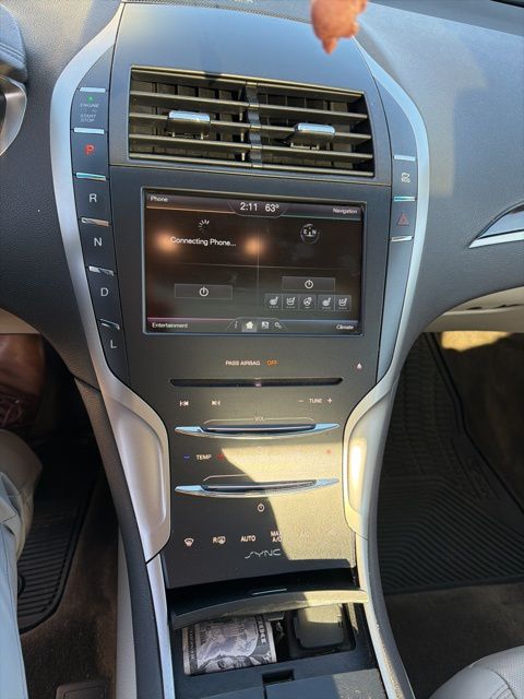 2016 Lincoln MKZ Hybrid photo 4