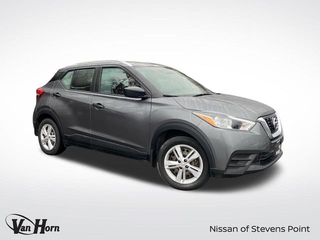 2019 Nissan Kicks S's photo
