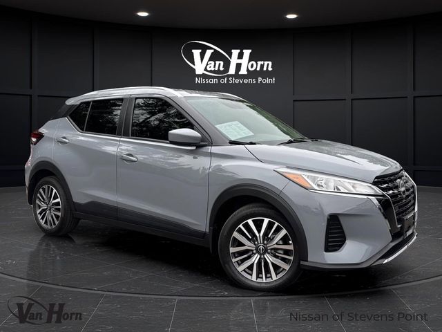 2024 Nissan Kicks SV's photo