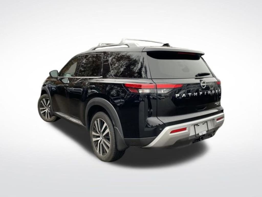 Used 2024 Nissan Pathfinder Platinum SUV