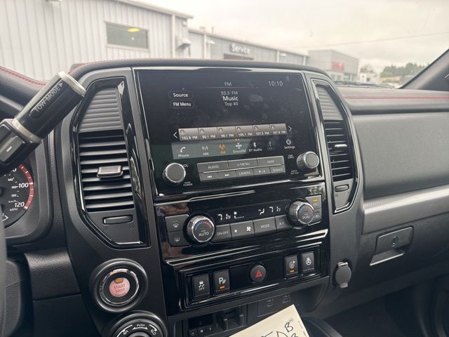 2024 Nissan Titan PRO-4X photo 4