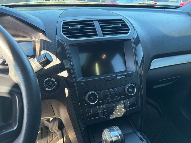 2018 Ford Explorer XLT photo 4