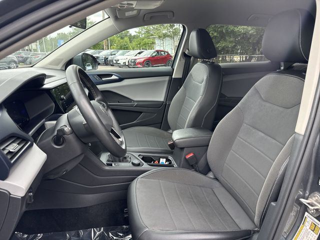 2022 Volkswagen Taos SE photo 3