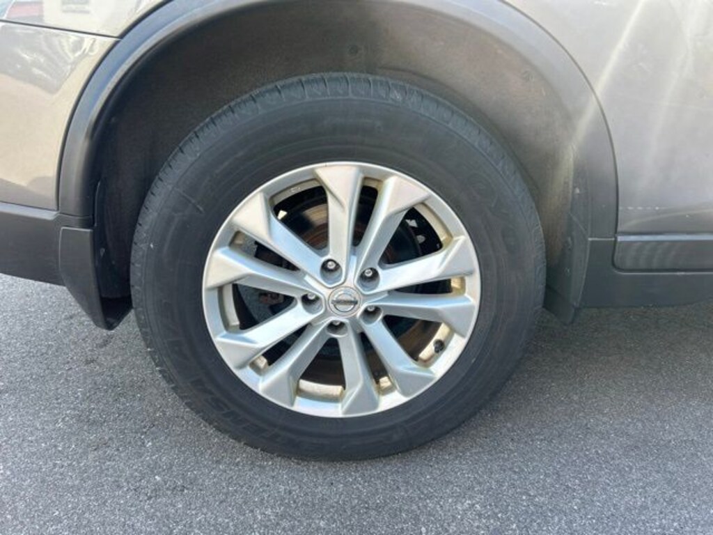 Used 2016 Nissan Rogue SV SUV
