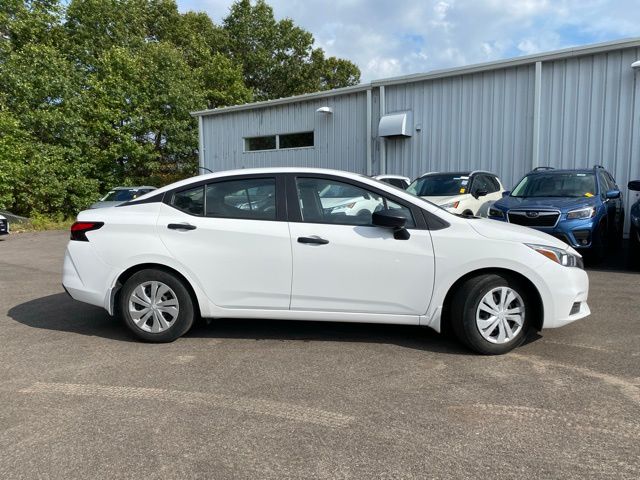 2020 Nissan Versa 1.6 S photo 3