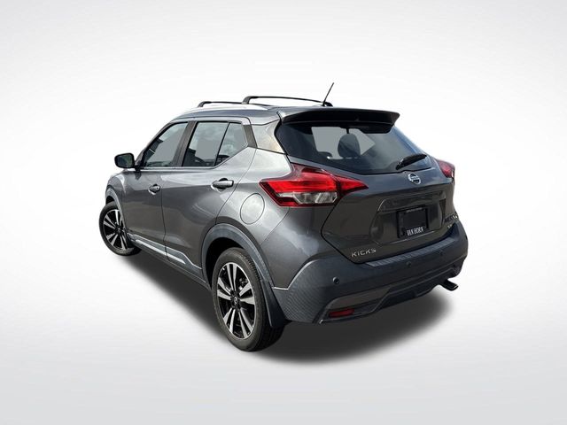 2020 Nissan Kicks SR photo 3
