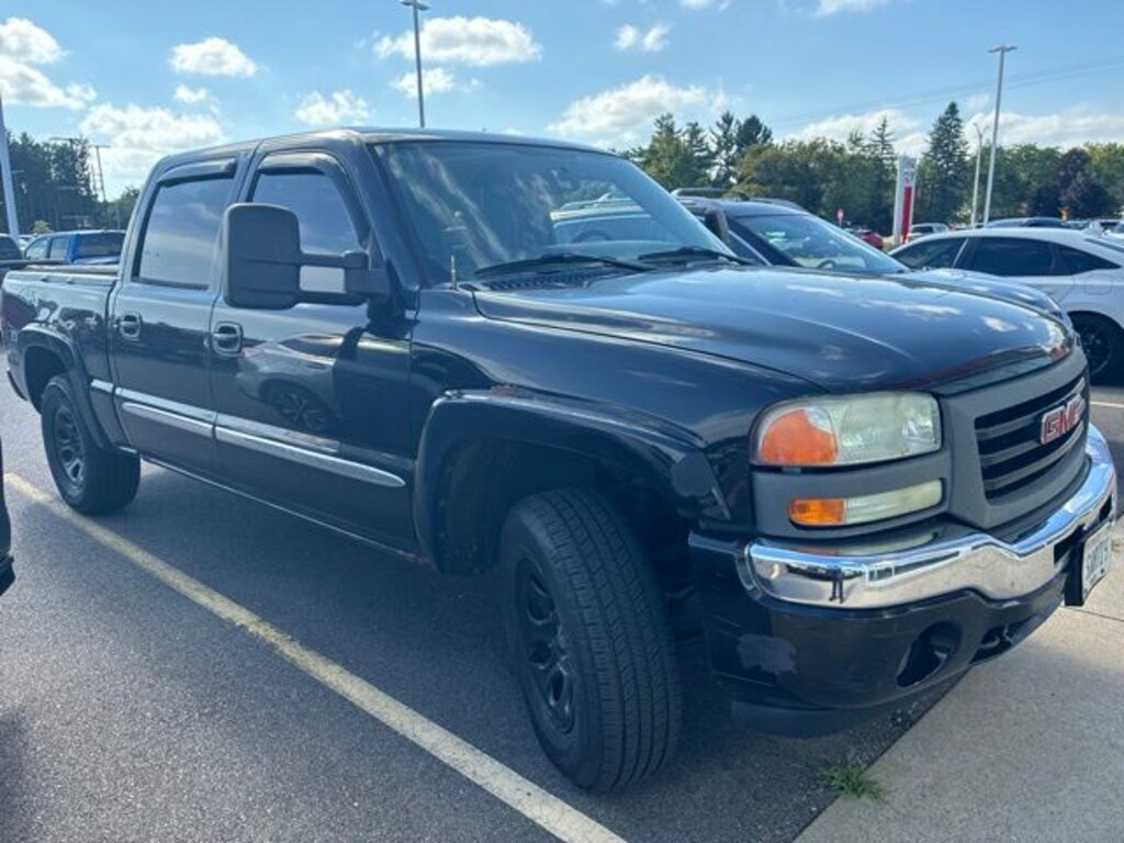 Used 2005 GMC Sierra 1500 SLE Truck