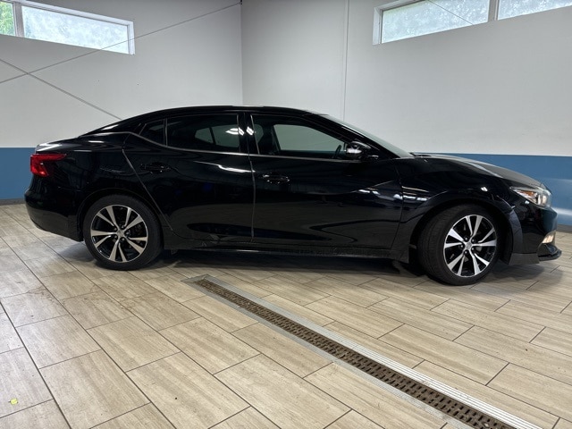 Used 2018 Nissan Maxima SL with VIN 1N4AA6AP8JC406890 for sale in Stevens Point, WI