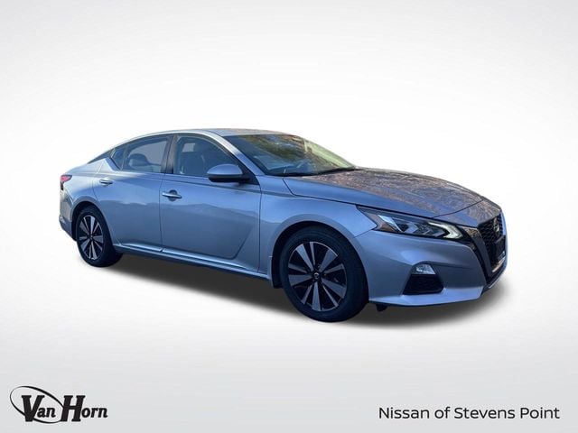2022 Nissan Altima SV's photo