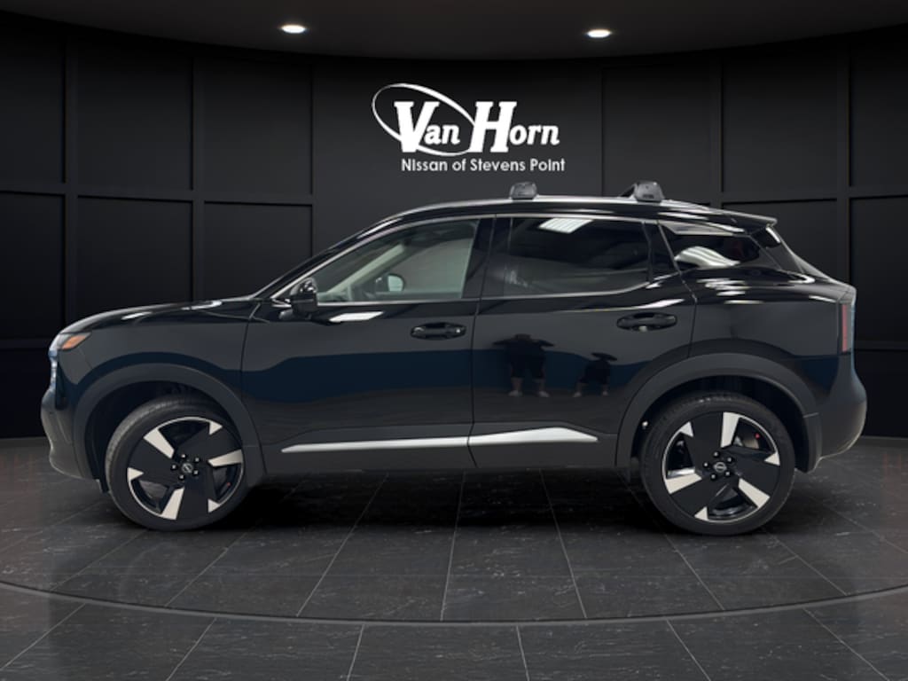 Used 2025 Nissan Kicks SR SUV