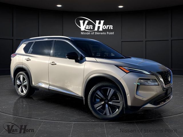 2022 Nissan Rogue Platinum's photo