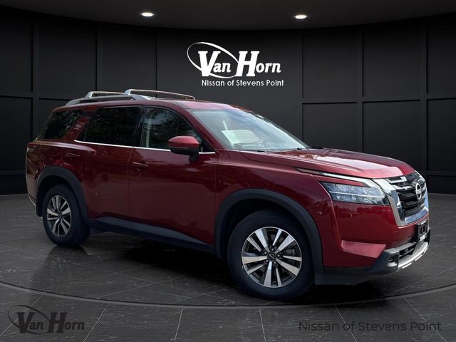 2024 Nissan Pathfinder SL's photo