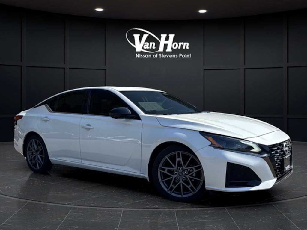 Used 2024 Nissan Altima 2.0 SR Sedan