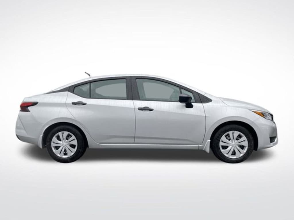 New 2025 Nissan Versa 1.6 S Sedan