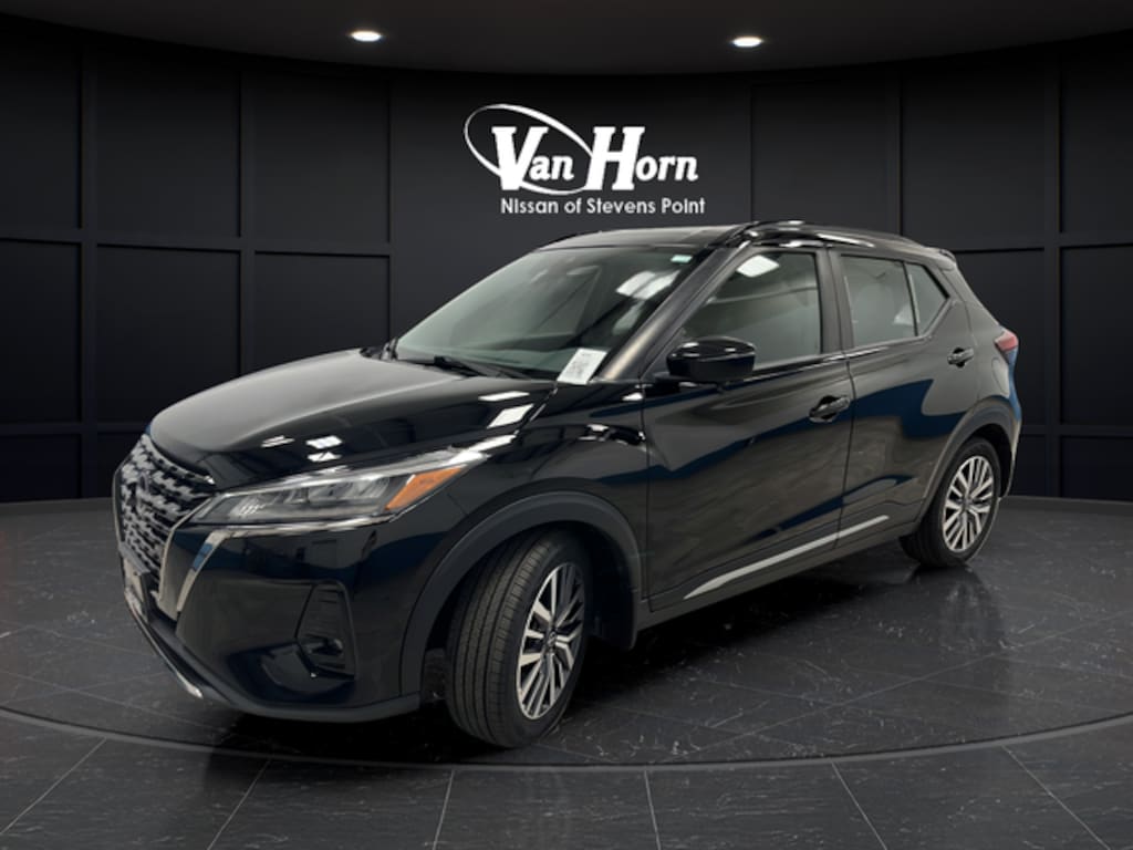 Used 2024 Nissan Kicks SR SUV