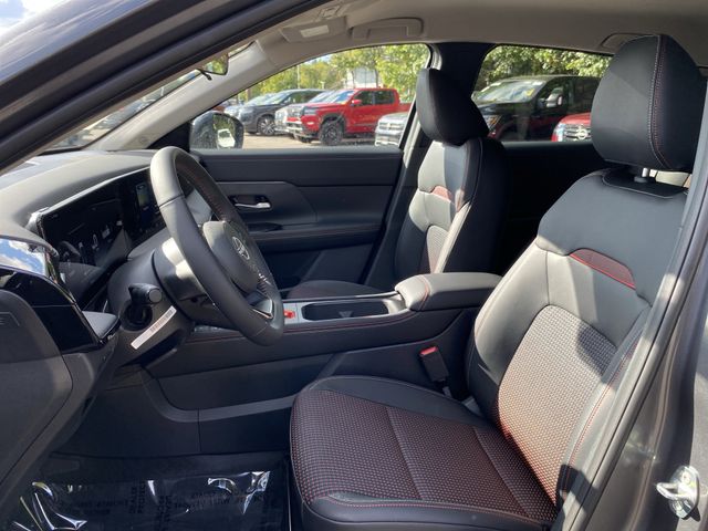 2026 Nissan Kicks SR photo 4