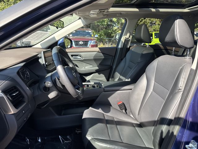 2023 Nissan Rogue SV photo 3