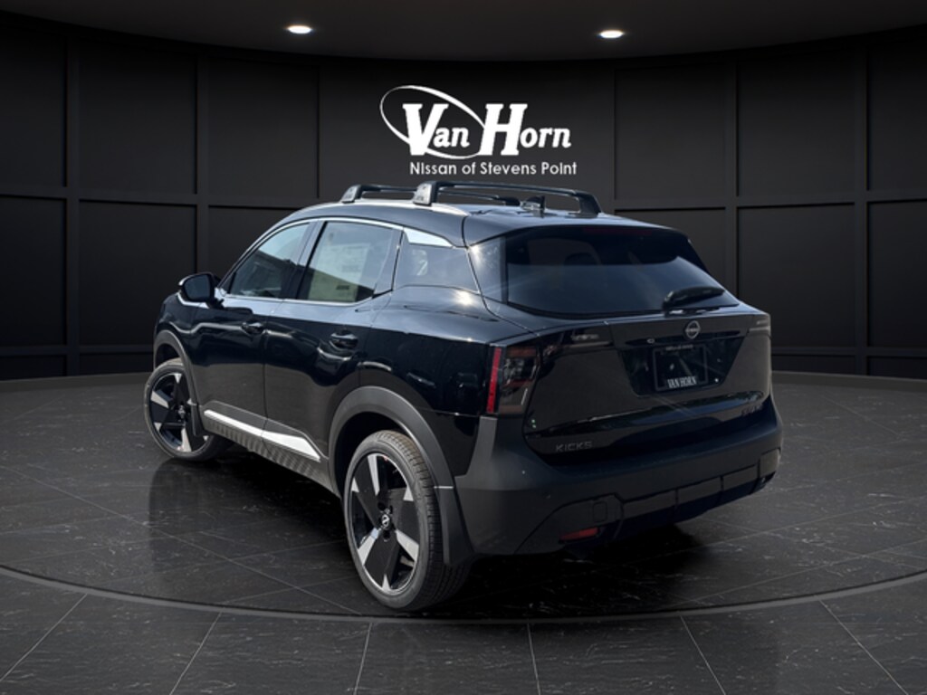 New 2026 Nissan Kicks SR