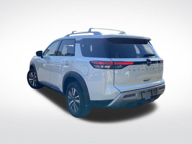 2024 Nissan Pathfinder SL photo 3