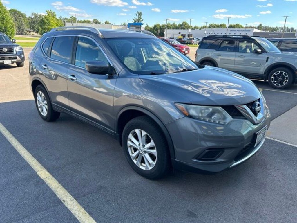 Used 2016 Nissan Rogue SV SUV