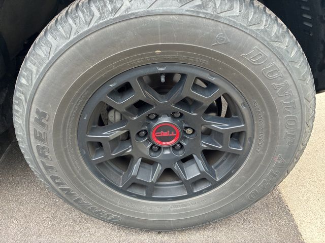 2022 Toyota 4Runner TRD Off-Road Premium photo 4