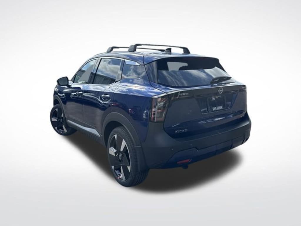 New 2026 Nissan Kicks SR SUV