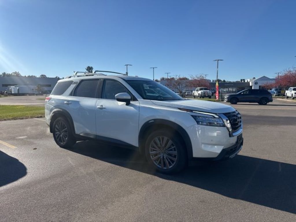 Used 2023 Nissan Pathfinder SL SUV