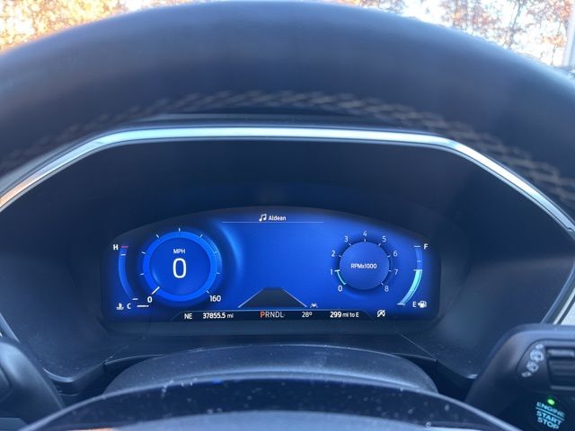 2021 Ford Escape Titanium photo 3