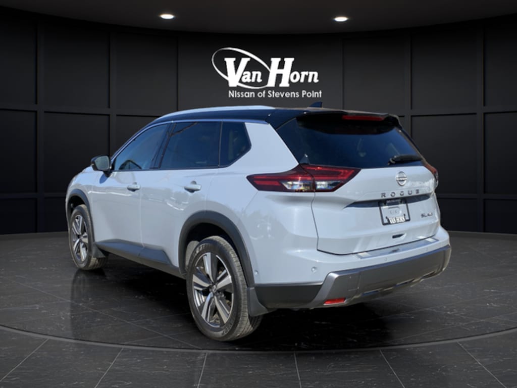 Used 2024 Nissan Rogue SL SUV