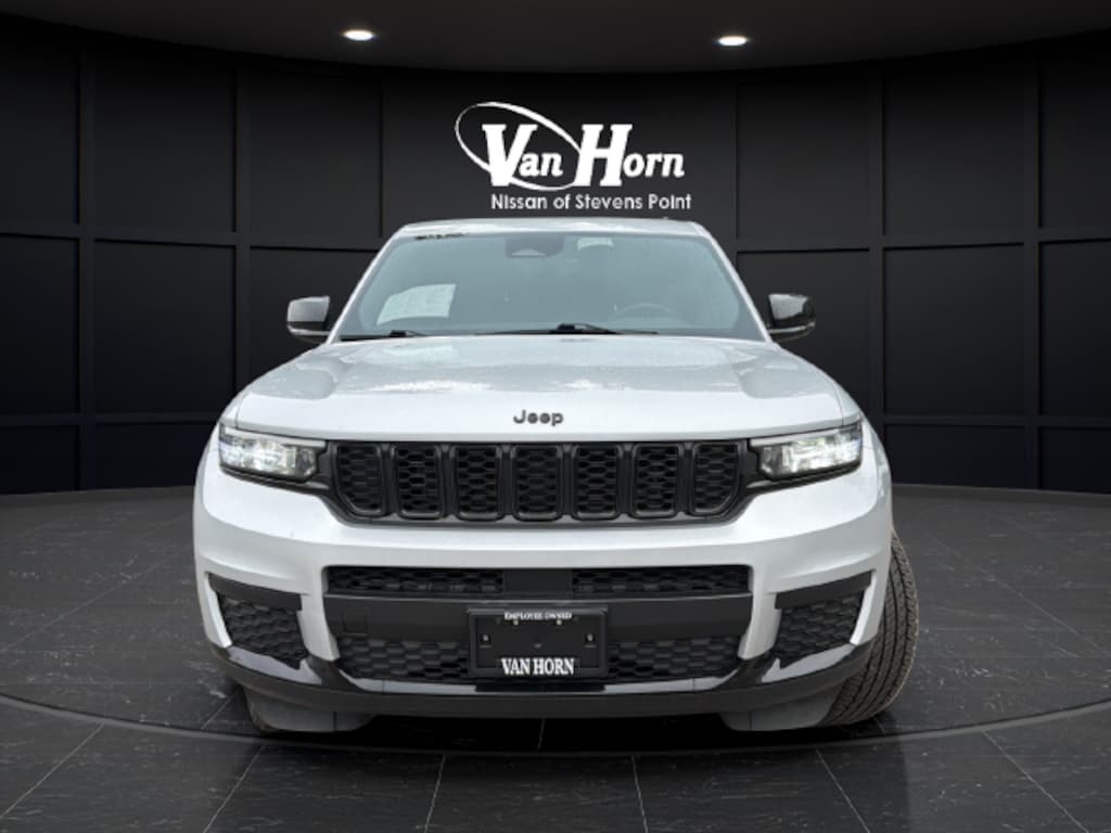 Used 2023 Jeep Grand Cherokee Altitude SUV