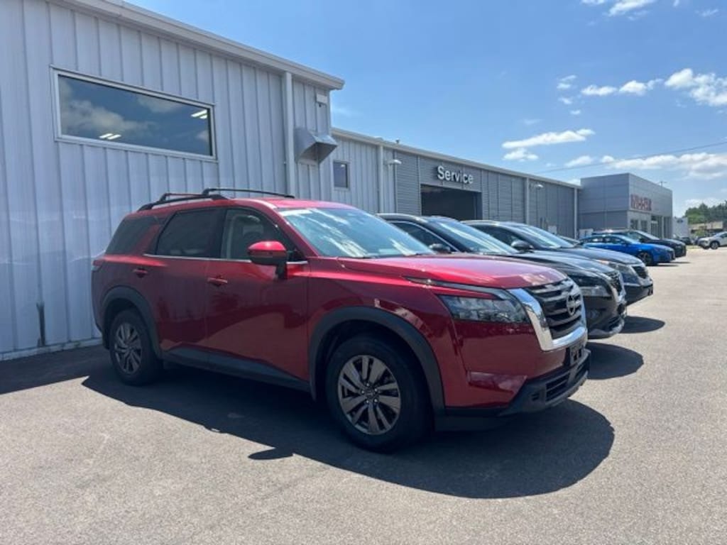 Used 2025 Nissan Pathfinder SV SUV