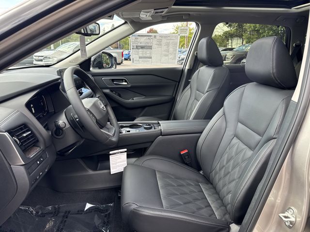 2026 Nissan Rogue Platinum photo 3