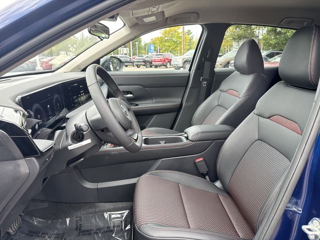 2026 Nissan Kicks SR photo 4