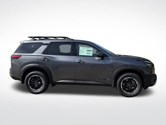 2025 Nissan Pathfinder Rock Creek photo 2