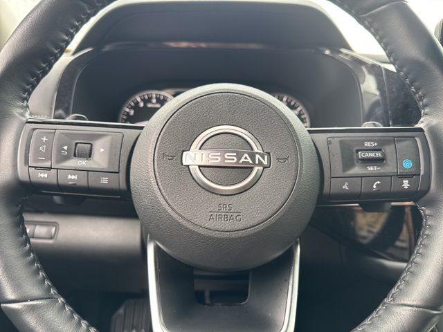 2024 Nissan Pathfinder SL photo 2
