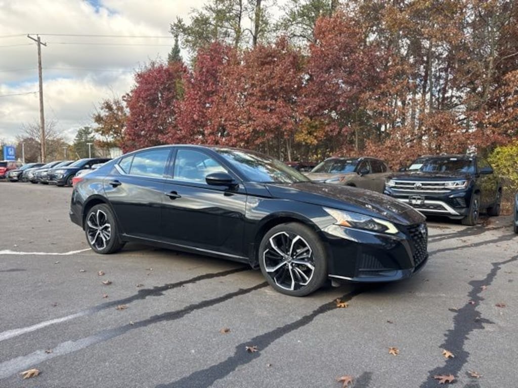 Used 2024 Nissan Altima 2.5 SR Sedan