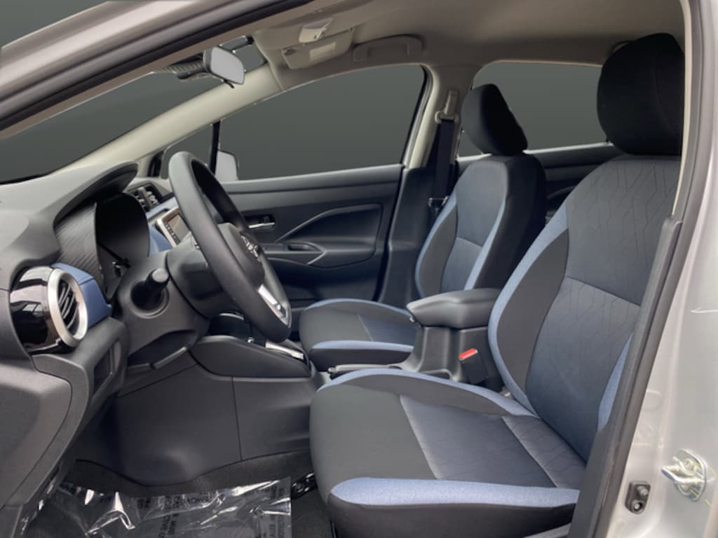 New 2025 Nissan Versa 1.6 SV Sedan