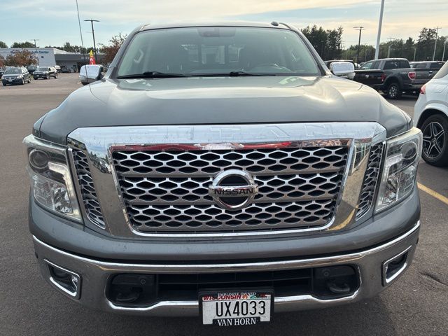2017 Nissan Titan SL photo 2