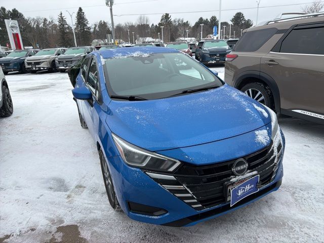 2024 Nissan Versa 1.6 SV CVT's photo